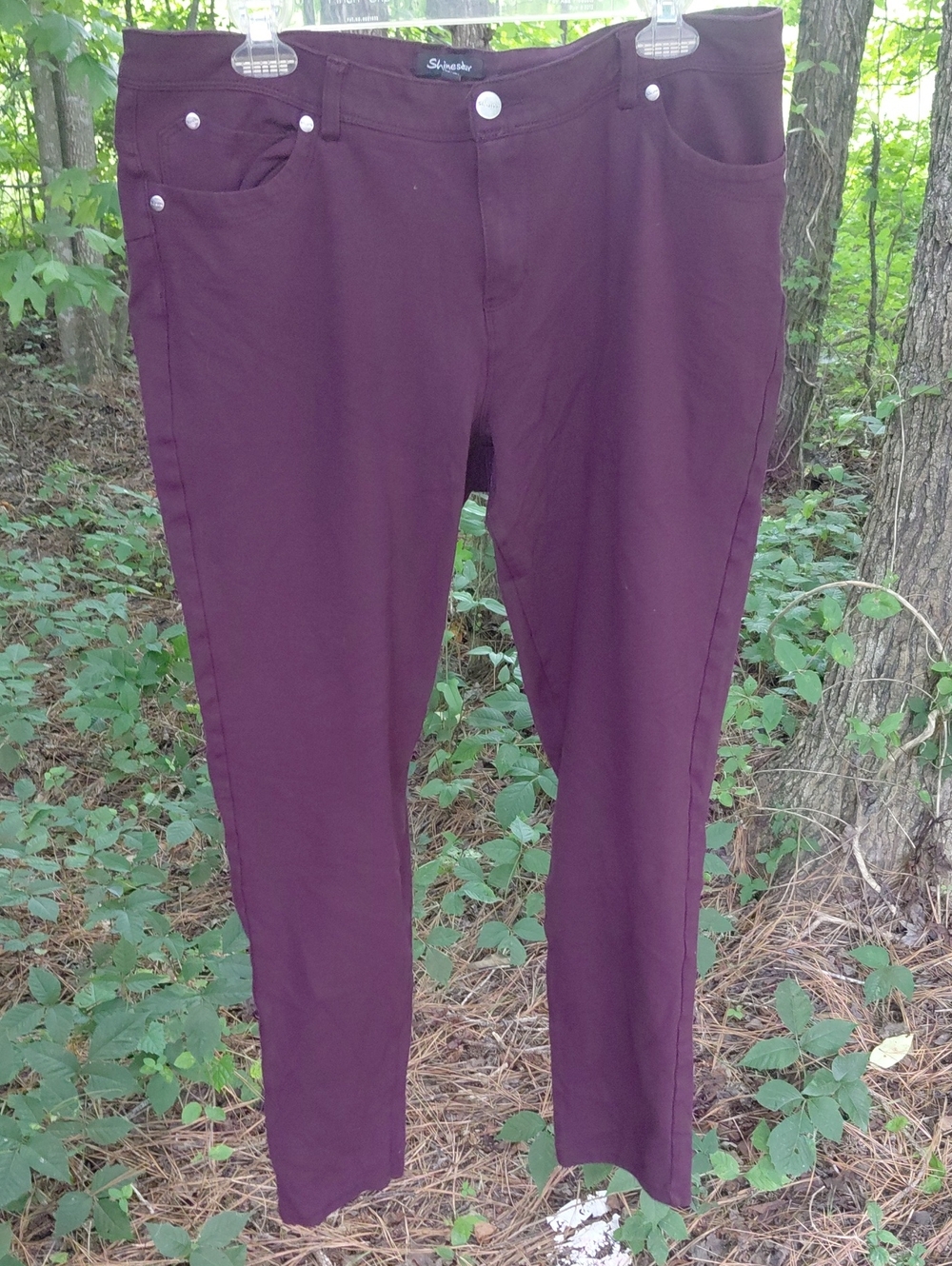 Silhouette Women's Skinny Jeans in Deep Plum